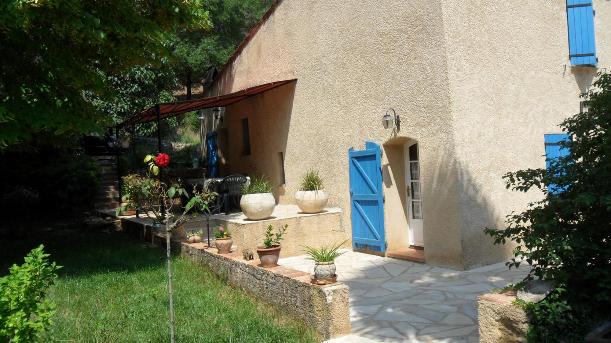 Вилла Domaine De La Provenc'Ane Салерн Номер фото